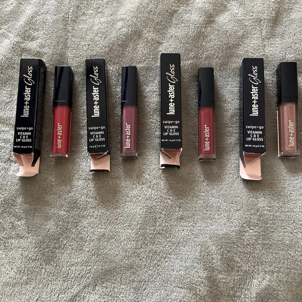Lune Aster Vitamin C &E Lip Gloss Bundle Of 4.   A123